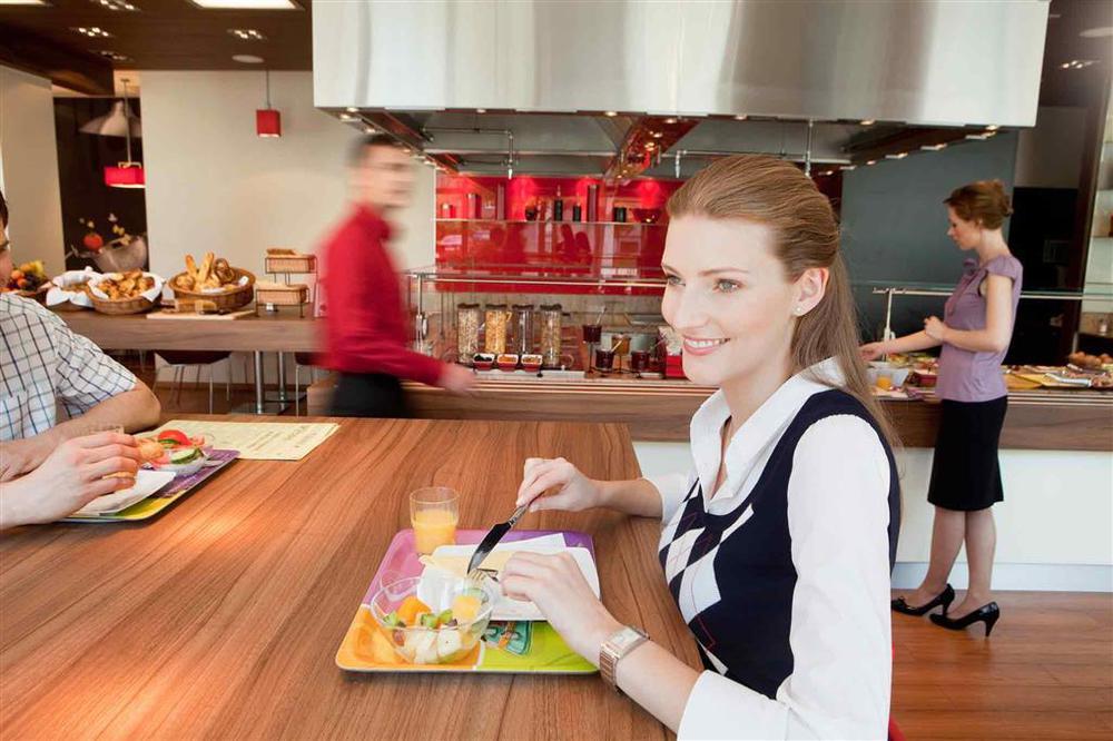 Hotel Ibis Kielce Centrum Εστιατόριο φωτογραφία